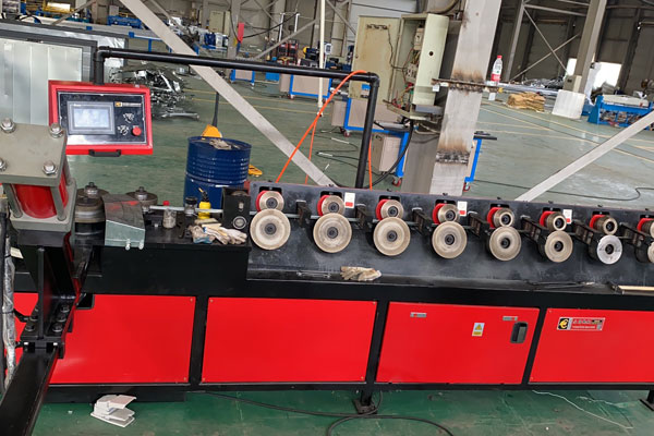 圓（yuán）法蘭成型機